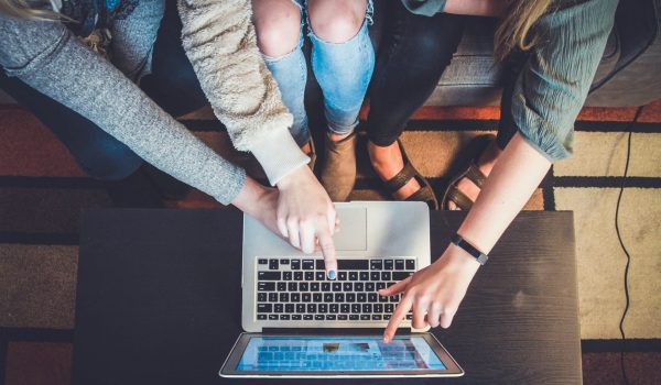 TITLjohn-schnobrich-520023-unsplash